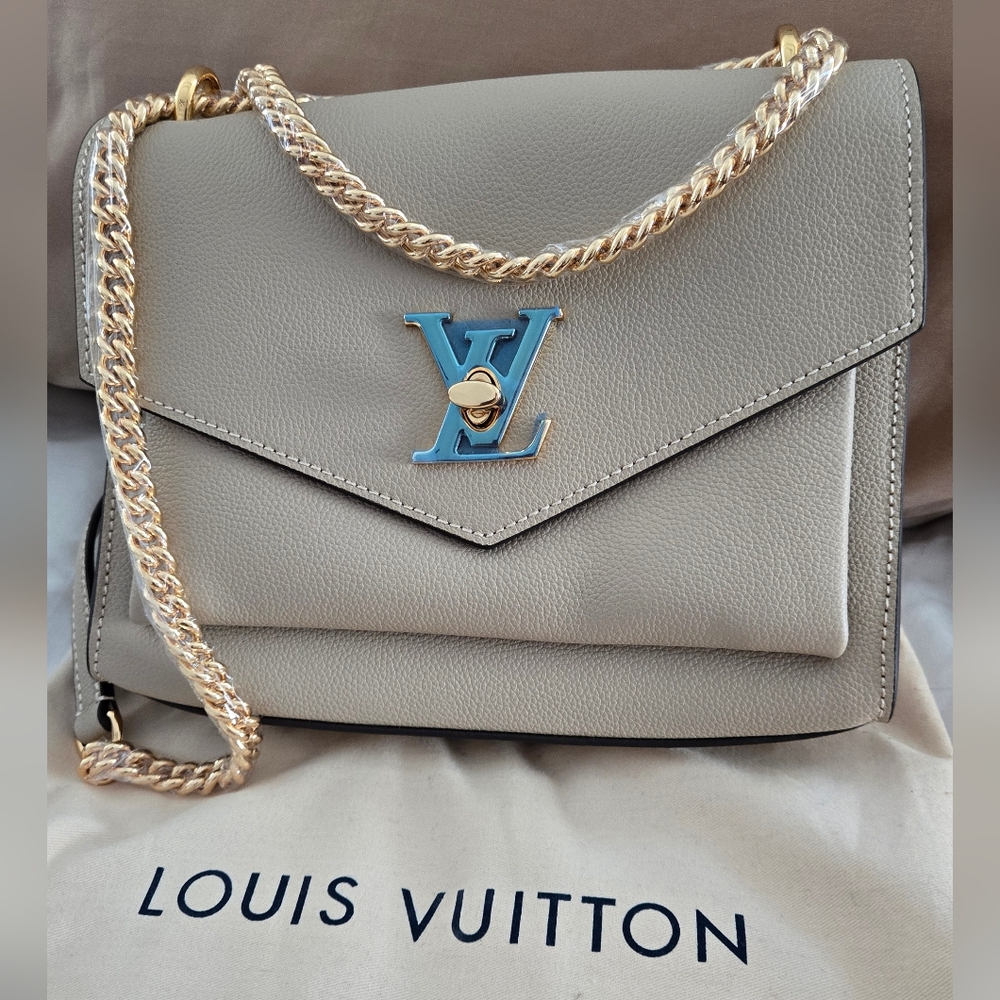 Louis Vuitton MYLOCKME Chain Pochette Greige Beige